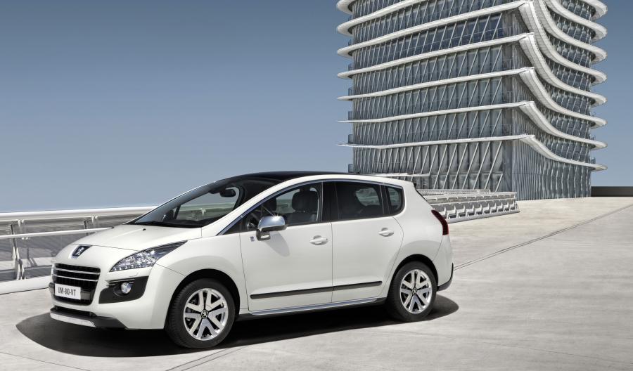  Peugeot 3008 HYbrid4 2010 года  (фото 26 из 35)